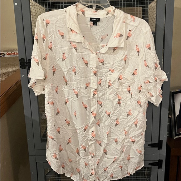 Torrid White Top with Pink Flamingo Print - Picture 1 of 3